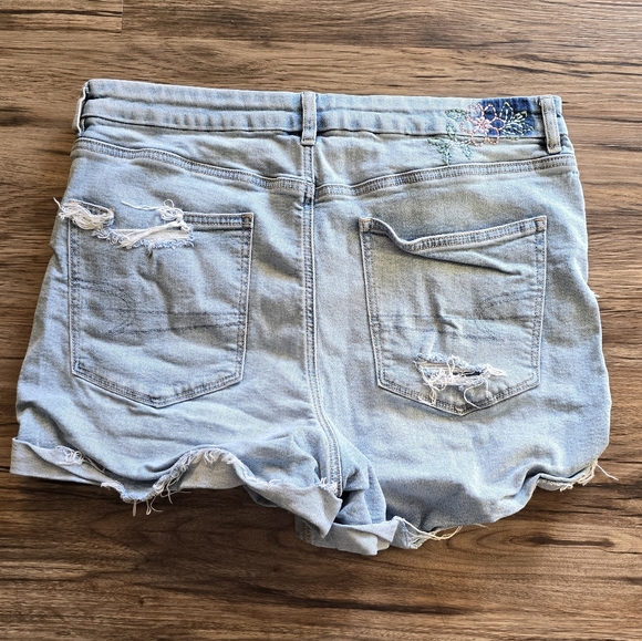 AE Curvy Mom Shorts - Picture 3 of 6